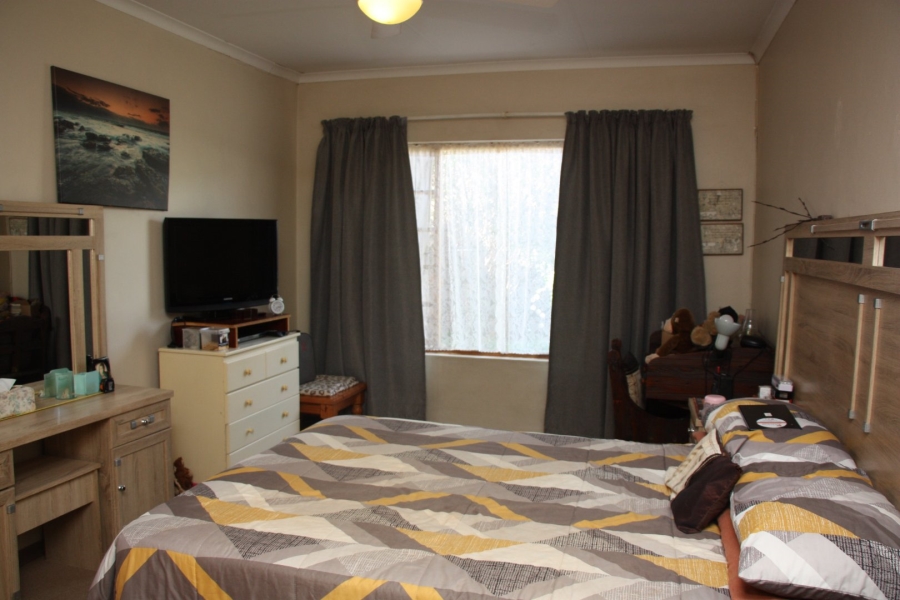 3 Bedroom Property for Sale in Universitas Ridge Free State